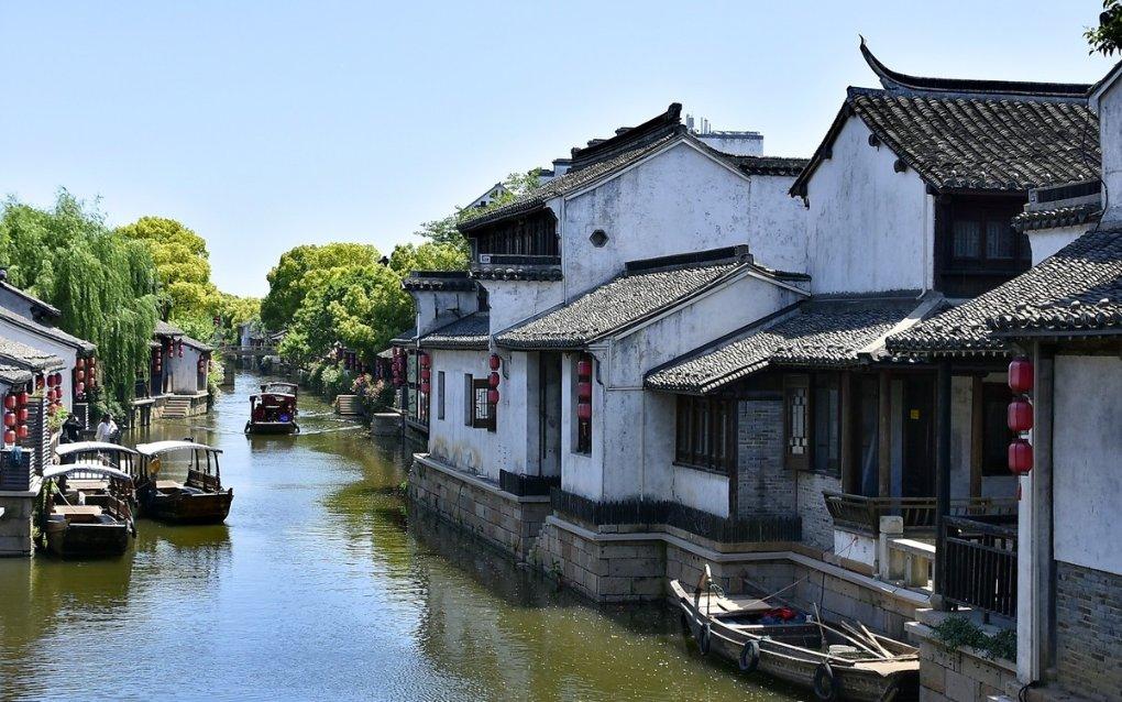 李健夫妇高调秀恩爱，网友：神仙眷侣